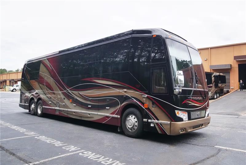 Luxury Motor Home - Sleeps 7 with 1 1/2 Bath
